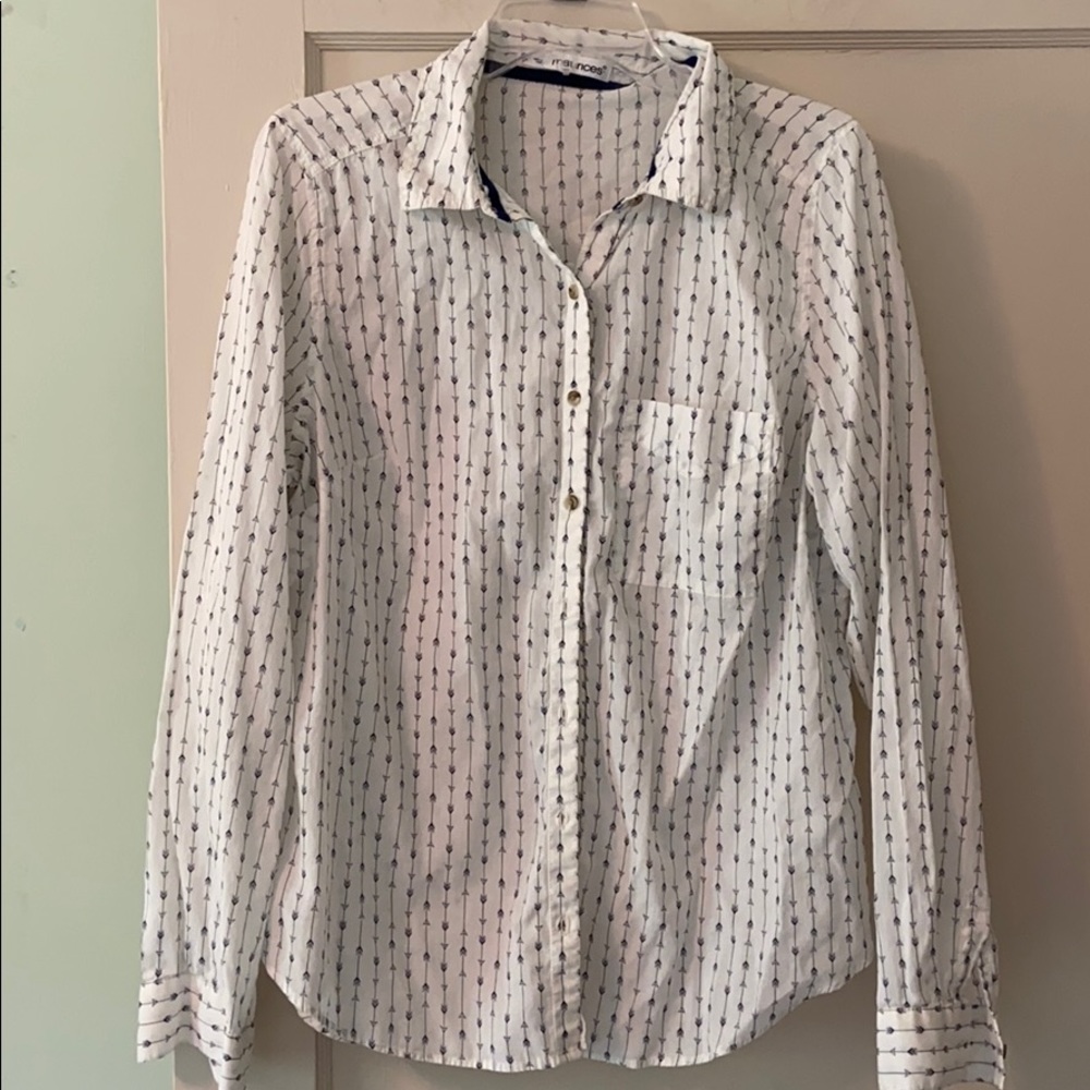 Like New Maurices arrow button down shirt